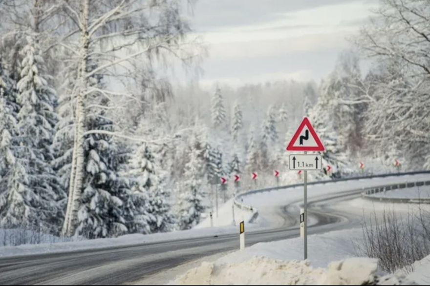 Latvijas austrumu daļā pēcpusdienā uz ceļiem veidosies ļoti stiprs apledojums