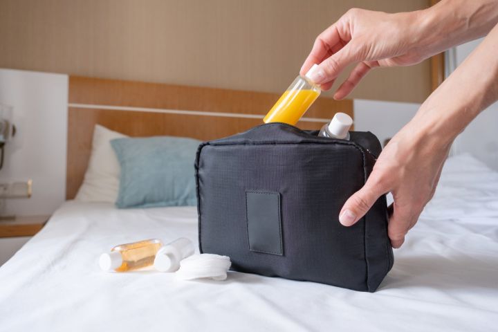 Ceļojuma aptieciņas minimums: ko ņemt līdzi