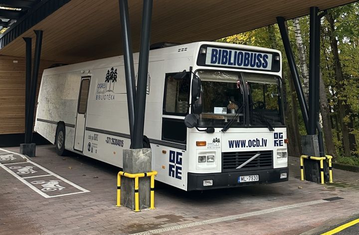 Decembrī Ogres Centrālās bibliotēkas bibliobuss dosies ierastajos astoņos maršrutos