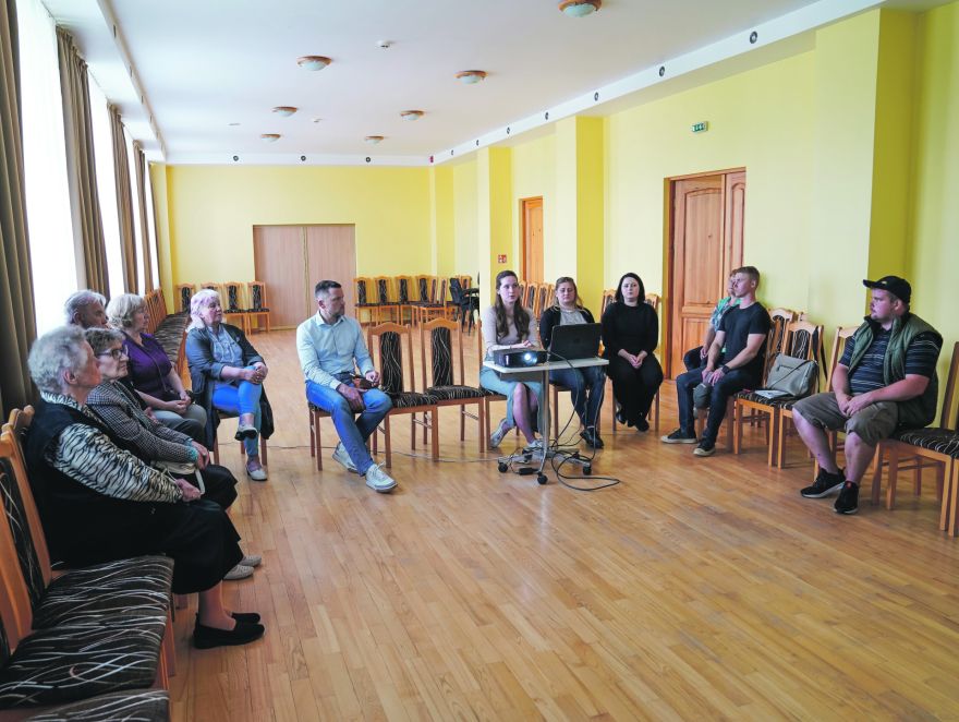 Taurupes pagasta iedzīvotāju padomē klātesošos satrauc gandrīz pusgadsmitu vecais grausts