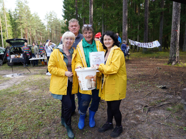 Sēņotāju paradīze Tomē - vienā rītā salasīti vairāk nekā 131 kilograms
