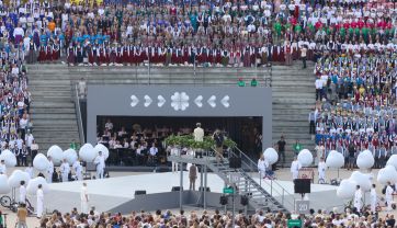 Attēls rakstam: Ikšķiles vidusskolas korim 1. vieta 5.-12. klašu koru B grupā