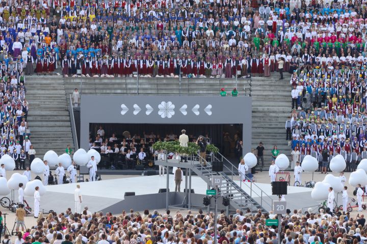 Ikšķiles vidusskolas korim 1. vieta 5.-12. klašu koru B grupā