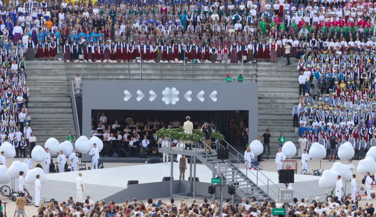 Attēls rakstam: Ikšķiles vidusskolas korim 1. vieta 5.-12. klašu koru B grupā