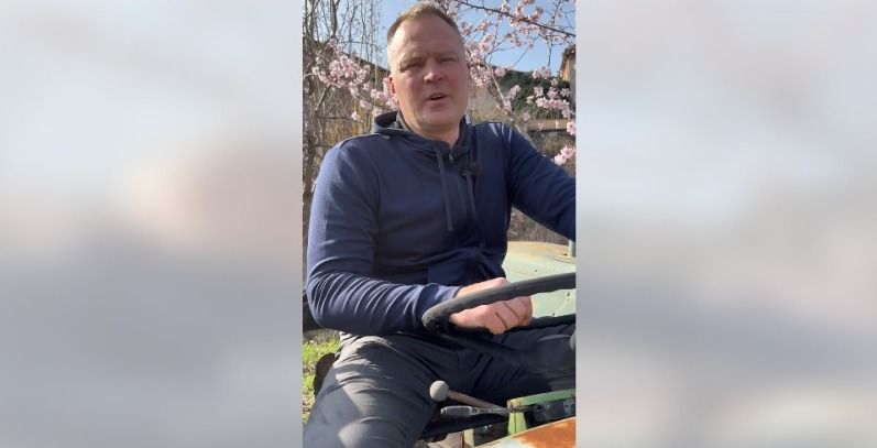 Ogres novada bioloģiskais zemnieks atlaiž Eviku Siliņu no amata