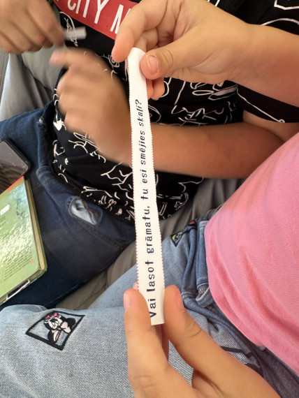 Noslēgušās Ogres Centrālās bibliotēkas lasīšanas stundas "Vasarā lasām kopā"