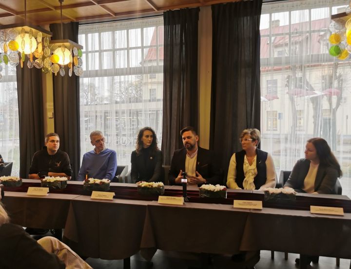 Iedvesmojošs piemērs Ogrē: tiesībsardze Karina Palkova slavē sociālo uzņēmumu kafejnīcu "Pie Zelta Liepas"