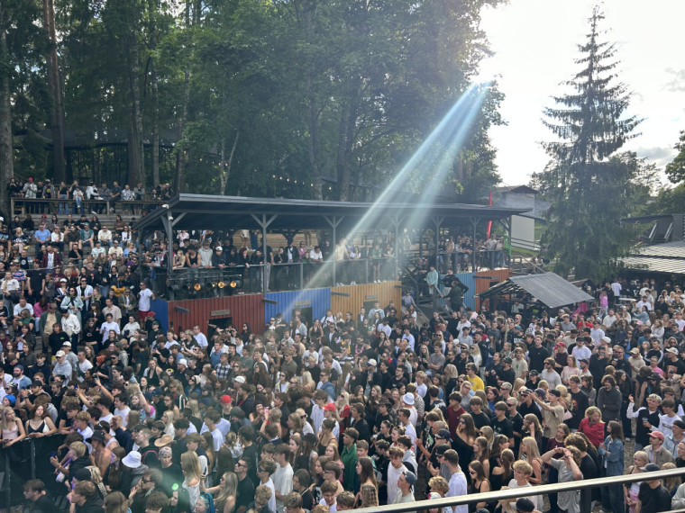 FOTO: Pašmāju hiphop mākslinieki ieskandina Līgatni