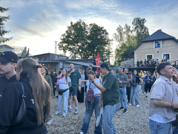 FOTO: Pašmāju hiphop mākslinieki ieskandina Līgatni