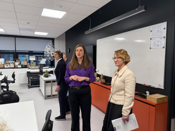 Foto: “Skolu jautājums ir jutīgs”: izglītības ministre un pašvaldība diskutē Ogres novadā