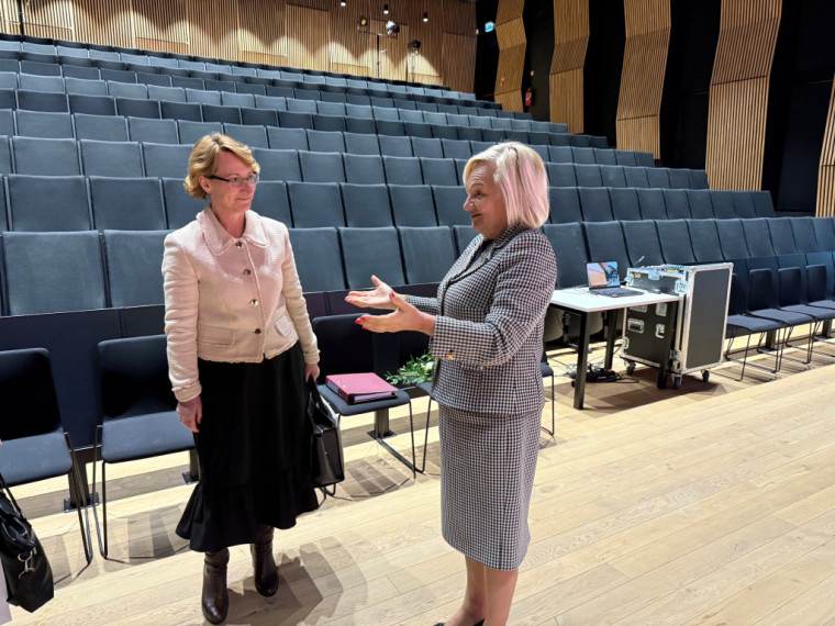 Foto: “Skolu jautājums ir jutīgs”: izglītības ministre un pašvaldība diskutē Ogres novadā