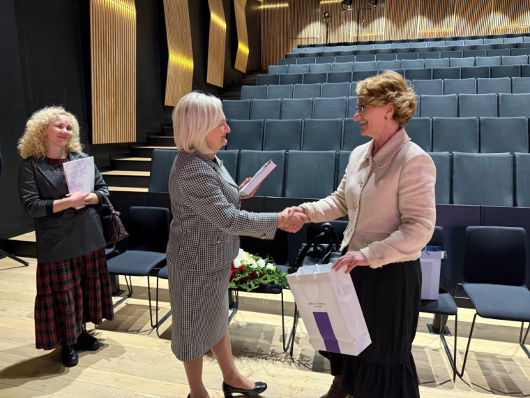 Foto: “Skolu jautājums ir jutīgs”: izglītības ministre un pašvaldība diskutē Ogres novadā