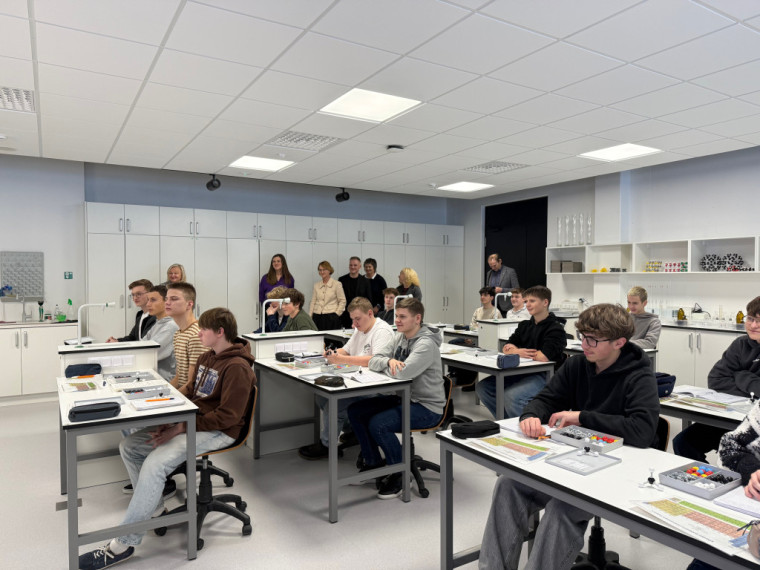 Foto: “Skolu jautājums ir jutīgs”: izglītības ministre un pašvaldība diskutē Ogres novadā