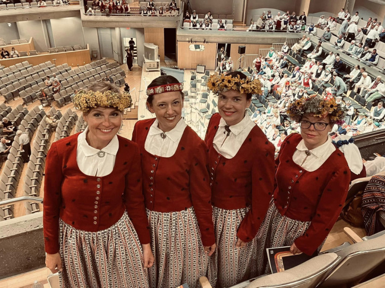 Foto: Ogres apvienotais koris "Upe" Toronto XVI Latviešu dziesmu un deju svētkos