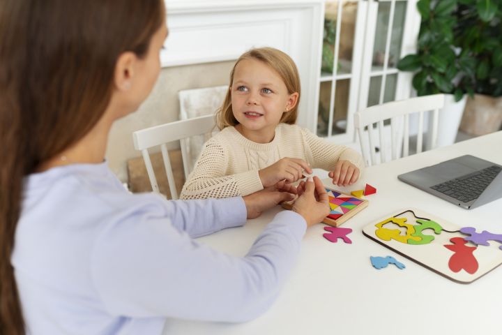 Mēnešiem garas rindas pie speciālistiem – skarbā realitāte bērnu mentālās veselības jomā
