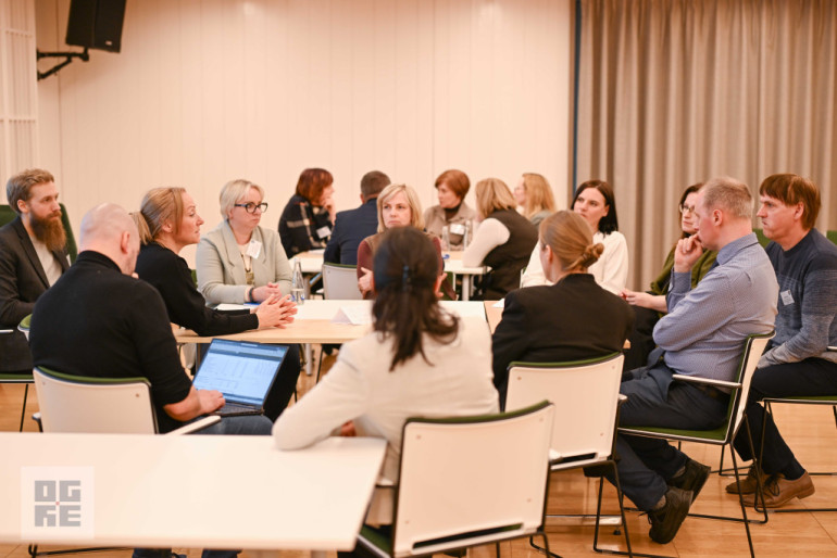 FOTO: “Kaimiņu sarunās” tiekas izglītības nozares speciālisti no astoņiem novadiem