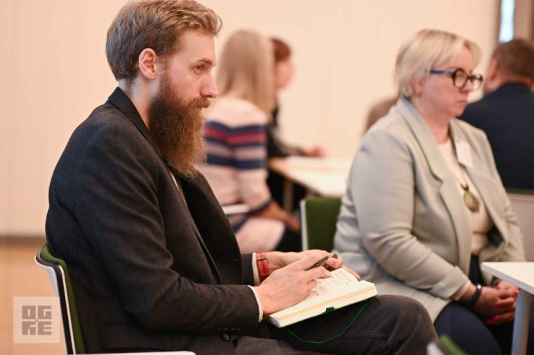 FOTO: “Kaimiņu sarunās” tiekas izglītības nozares speciālisti no astoņiem novadiem