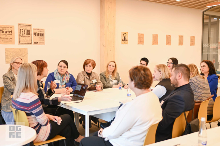 FOTO: “Kaimiņu sarunās” tiekas izglītības nozares speciālisti no astoņiem novadiem