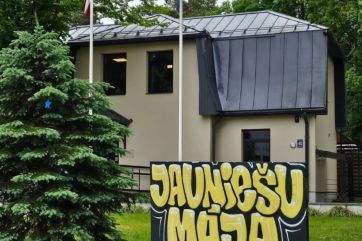 Attēls rakstam: Ogres Jauniešu mājai jauns grafiti, citas idejas legāli var realizēt iekšpagalmā