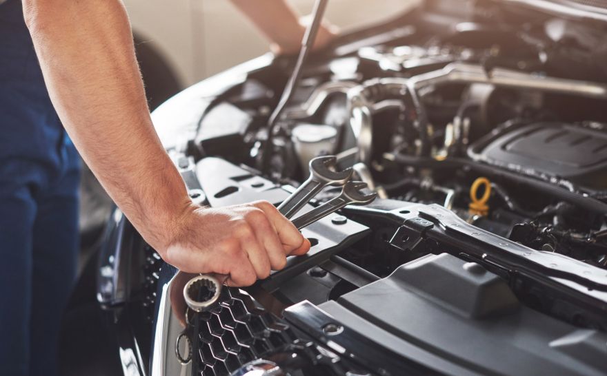 Vairāk kā puse autovadītāju Latvijā mēnesī automašīnai tērē līdz 300 eiro