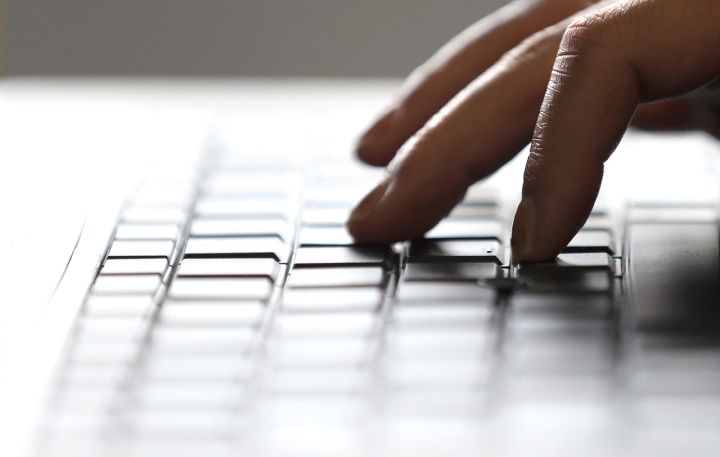 Vai sabiedrībai kaitējoša uzvedība internetā ir mūsdienu norma? 