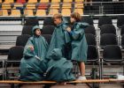 Attēls rakstam: Drēgno laika apstākļu dēļ pieslēdz apkuri Rīgas skolās, kur uzturas Dziesmu un deju svētku dalībnieki