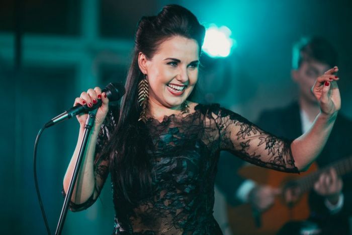 Dziedātāju Elzu Rozentāli darbam iedvesmo laba mūzika un gudri mūziķi