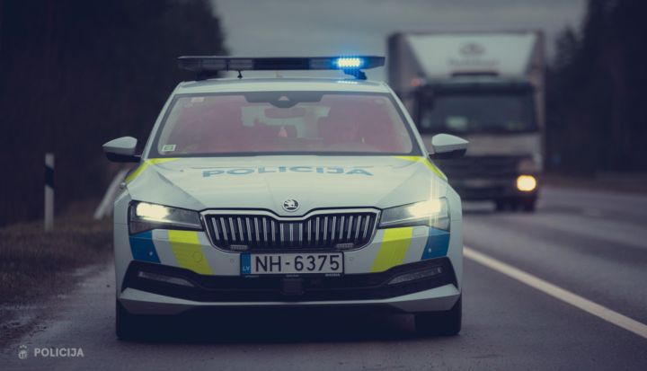 Sestdien ceļu satiksmes negadījumos Latvijā cietuši 13 cilvēki