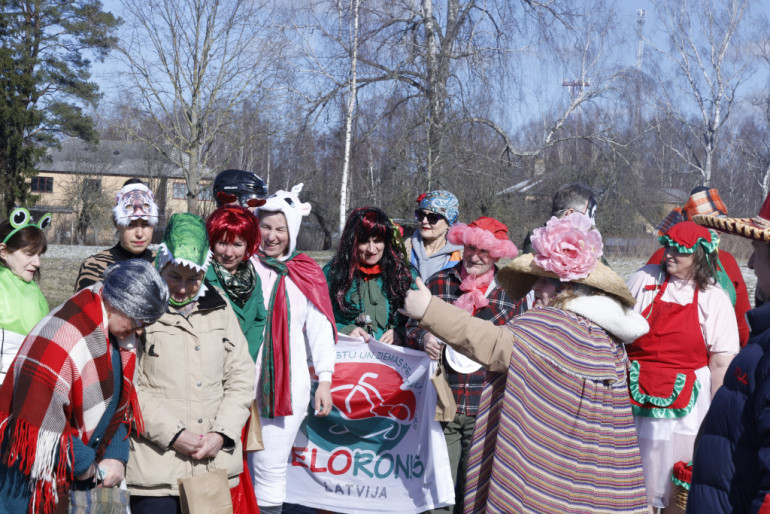 FOTO: Roņi sezonu noslēdz Ķegumā