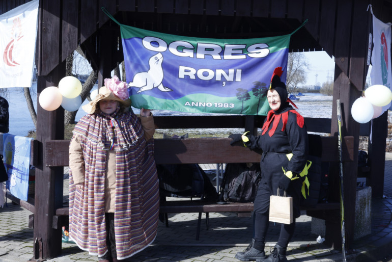 FOTO: Roņi sezonu noslēdz Ķegumā