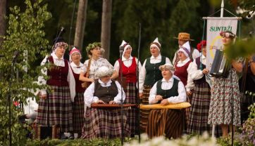 Attēls rakstam: Folkloras kopas "Saule" sadziedāšanās pēcpusdiena "Ūdens"