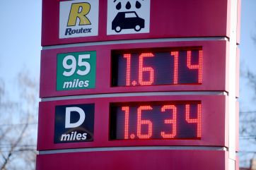 Attēls rakstam: Degvielas cenu kāpums satricina tirgu: politiķi pieprasa skaidrojumus, ekonomisti brīdina par riskiem