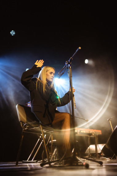 FOTO: 12 dziesmas, 12 stāsti – Aija Andrejeva-Aišpure un Jānis Aišpurs atklāj pavasara koncerttūri