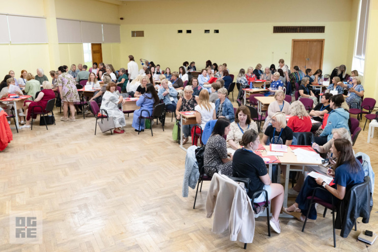 FOTO: Aizvadīta pirmā Ogres novada Vasaras skola atbalsta komandām