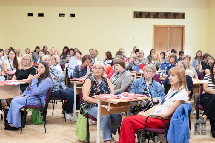 FOTO: Aizvadīta pirmā Ogres novada Vasaras skola atbalsta komandām
