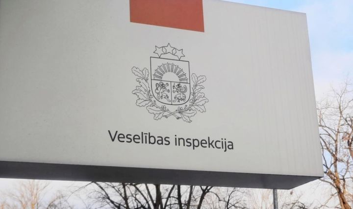 Veselības inspekcija nevērtē Helmanim izsniegtās slimības lapas pamatotību
