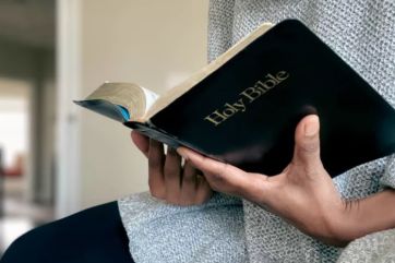 Attēls rakstam: Mazāk nekā trešdaļa baznīcas apmeklētāju katru dienu lasa Bībeli