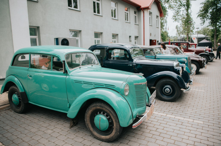 FOTO: Lietū, bet kopīgi un svinīgi aizvadīti Ikšķiles pilsētas svētki