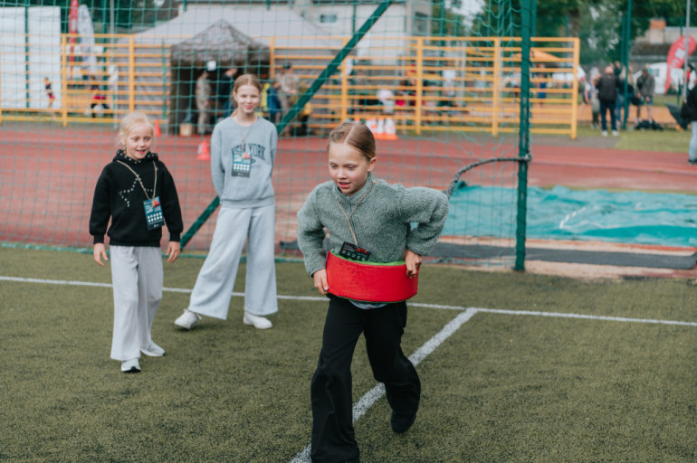 FOTO: Lietū, bet kopīgi un svinīgi aizvadīti Ikšķiles pilsētas svētki