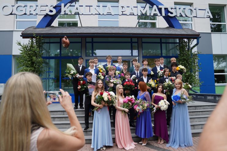 Attēls rakstam: Krāsaini taureņi un spilgtas personības - Ogres novadā sācies izlaidumu laiks