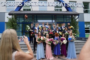 Attēls rakstam: Krāsaini taureņi un spilgtas personības - Ogres novadā sācies izlaidumu laiks