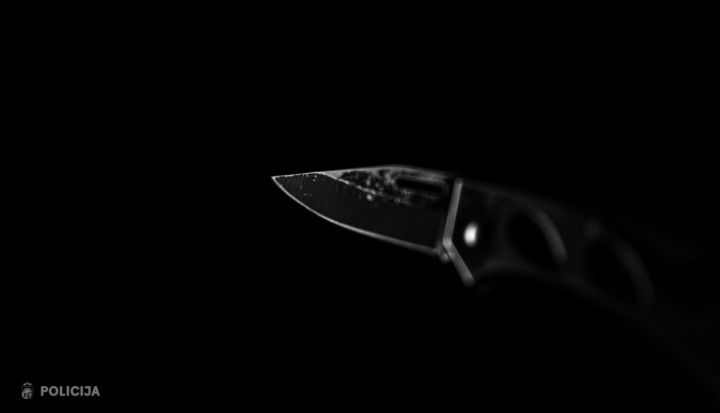 Aizdomās par slepkavību Ogrē aizturēta sieviete