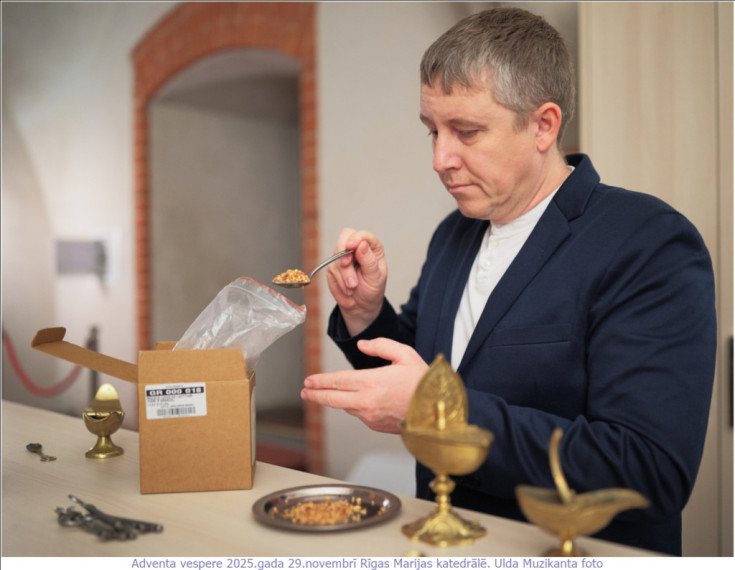 FOTO: Krāšņi aizvadīts gaismas dievkalpojum