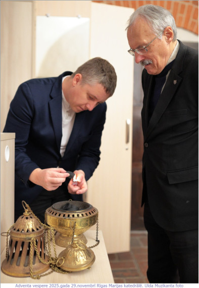 FOTO: Krāšņi aizvadīts gaismas dievkalpojum