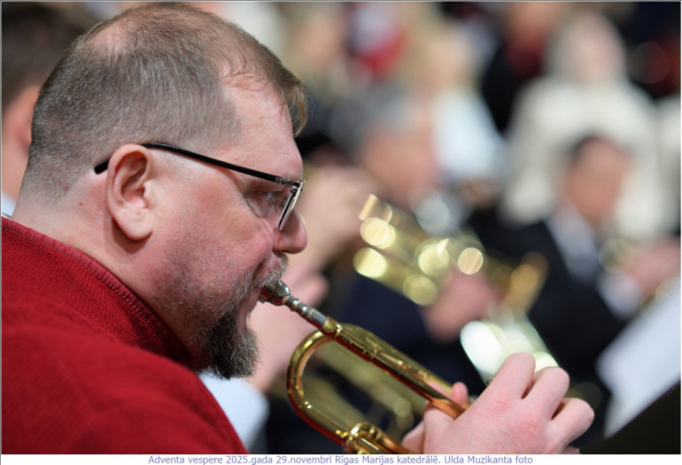 FOTO: Krāšņi aizvadīts gaismas dievkalpojum