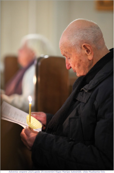 FOTO: Krāšņi aizvadīts gaismas dievkalpojum