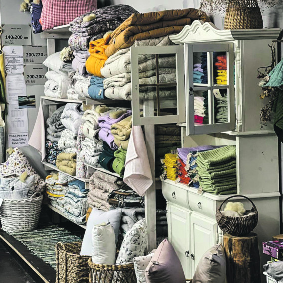 FOTO: Pāces vilnas fabrikas dvēsele