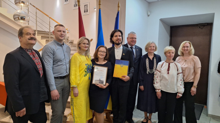 Pianists Andrejs Osokins pēc emocionāla brauciena uz Ukrainu un solo koncerta Kijivā aicina turpināt atbalstīt Ukrainu