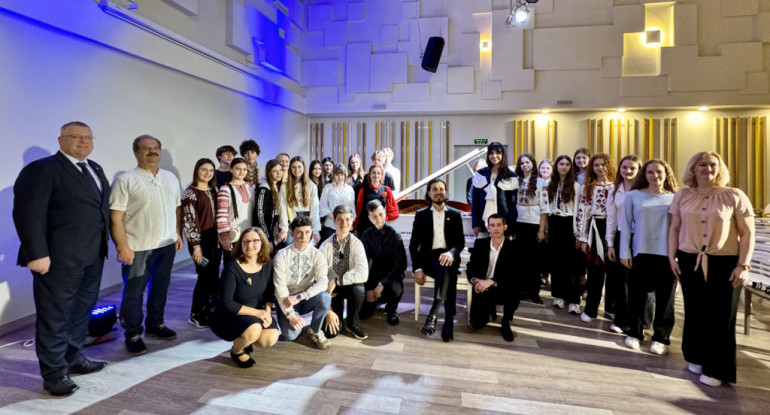 Pianists Andrejs Osokins pēc emocionāla brauciena uz Ukrainu un solo koncerta Kijivā aicina turpināt atbalstīt Ukrainu