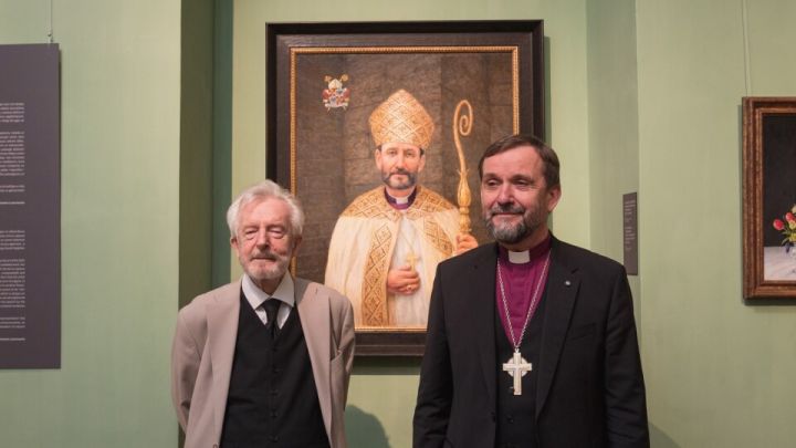 Imants Lancmanis uzglezno arhibīskapa Vanaga portretu